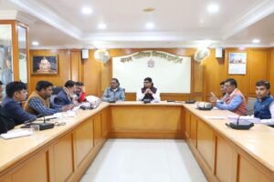 Indore:इंदौर में फिर चलेगा सड़कों के अतिक्रमण हटाने का अभियान, अवैध होर्डिंग भी टूटेंगे – Indore: The Drive To Remove Encroachments From Roads Will Resume In Indore, With Illegal Hoardings Also Torn D