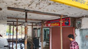 Bhopal News:मेट्रो की अंडरग्राउंड खुदाई से खतरे में इमारतें,बिना नोटिस दहशत में लोग, जर्जर होटल ढहने का खतरा – Bhopal News: Buildings At Risk Due To Underground Metro Excavation; Residents In Panic Over Lack Of Notice, Di