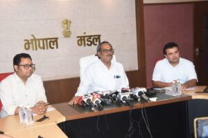 भोपाल रेल मंडल की बड़ी उपलब्धि:1000 करोड़ पार यात्री कमाई, माल से 896 करोड़, नई ट्रेनें और हाईटेक सुविधाएं – Major Achievement For Bhopal Railway Division: Passenger Earnings Cross ₹1,000 Crore Mark; ₹896 Crore From Fre