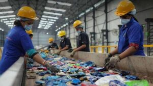 Indore News:30 हजार लोगों का रोजगार खत्म, 5000 उद्योगों पर संकट, युद्ध चलता रहा तो बिगड़ेंगे हालात – Indore News Impact Of Israel-iran War On Mp Industries And Pharma Sector Raw Material Prices