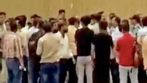 एडमिशन के पहले दिन अटल सभागार में चले लात-घूंसे; विवाद के बाद काउंसलिंग बंद, अब विभागों में होंगे प्रवेश