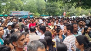 कड़े पहरे के बीच संपन्न हुई री-नीट परीक्षा:छात्रों ने कहा- पिछले बार से कठिन था पेपर, फिजिक्स ने बढ़ाई टेंशन – Re-neet Exam Concludes Amidst Tight Security: Students Say The Paper Was Tougher Than The Last One; Physics Ca