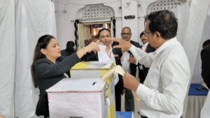 Indore News:इंदौर अभिभाषक संघ के चुनाव में साढ़े तीन हजार वोटरों ने किया मतदान – Indore News: 3,500 Voters Cast Their Votes In The Indore Advocates’ Association Election.