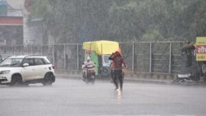 Indore News:लगातार तीसरे दिन इंदौर पर मेहरबान हुए बादल, एक घंटे गिरा पानी, पारे ने भी गोता लगाया – Indore News Rain Temperature Weather Imd Mausam Meteorological