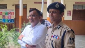 Indore News:नीट परीक्षा के लिए कलेक्टर और कमिश्नर ने खुद संभाली कमान, केंद्रों पर तैयारियां देखने पहुंचे – Indore News Neet Ug 2026 Exam Preparations In Centers