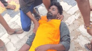Bhopal:बिजली लाइन की मरम्मत के दौरान हादसा, 500 रुपये के लिए खंभे पर चढ़ा युवक, परिजनों ने लगाए गंभीर आरोप – Bhopal News: Electrocution During Power Line Repair Claims Youth’s Life, Family Demands Action