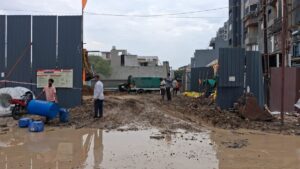 Indore News:मल्टी बनाने के लिए की खुदाई से इंदौर में धंस गई सड़क और पेयजल लाइन, निगम ने ठोका जुर्माना – Indore News: Road And Drinking Water Pipeline Cave In Due To Excavation For A Multi-story Building; Municipal